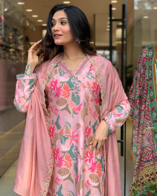 Pink Printed Kurta Set With Chanderi Dupatta With Pant Pair