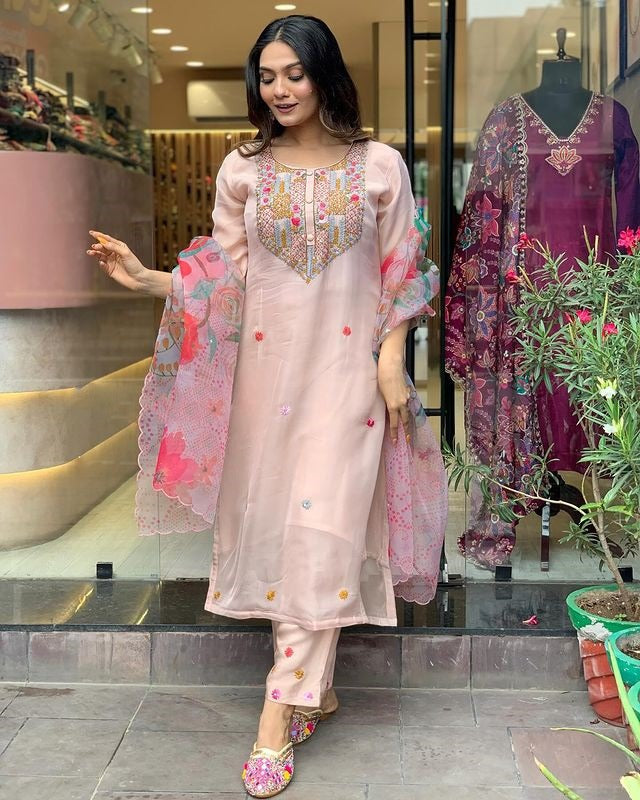 Peach Heavy Kurta Set With Organza Dupatta