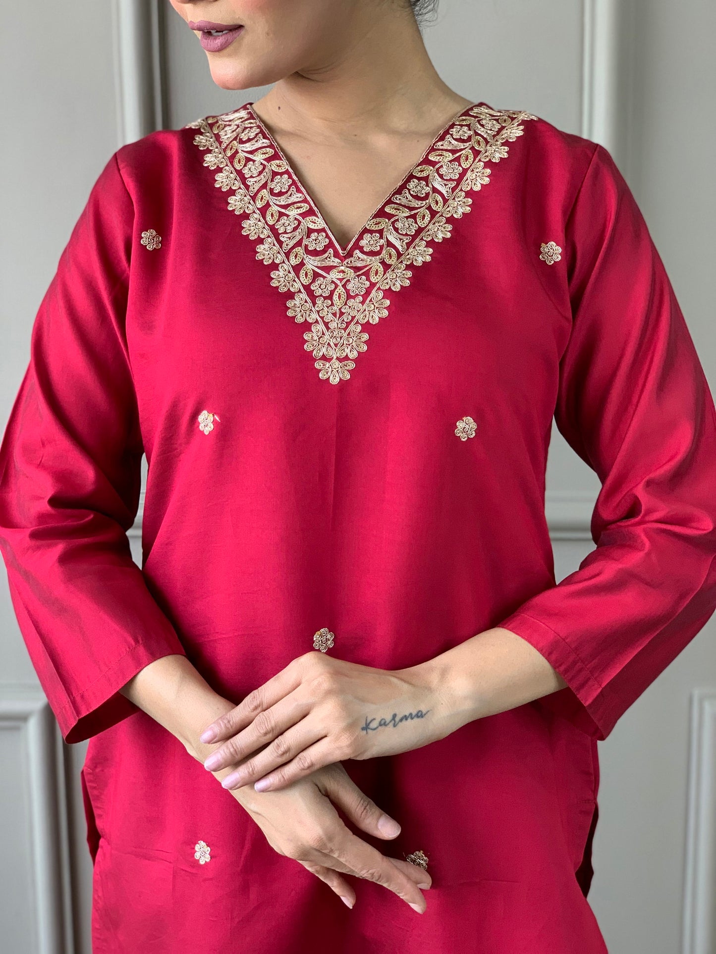 Beautiful Women's Viscous Kurta With Pant And Cut Work Dupatta